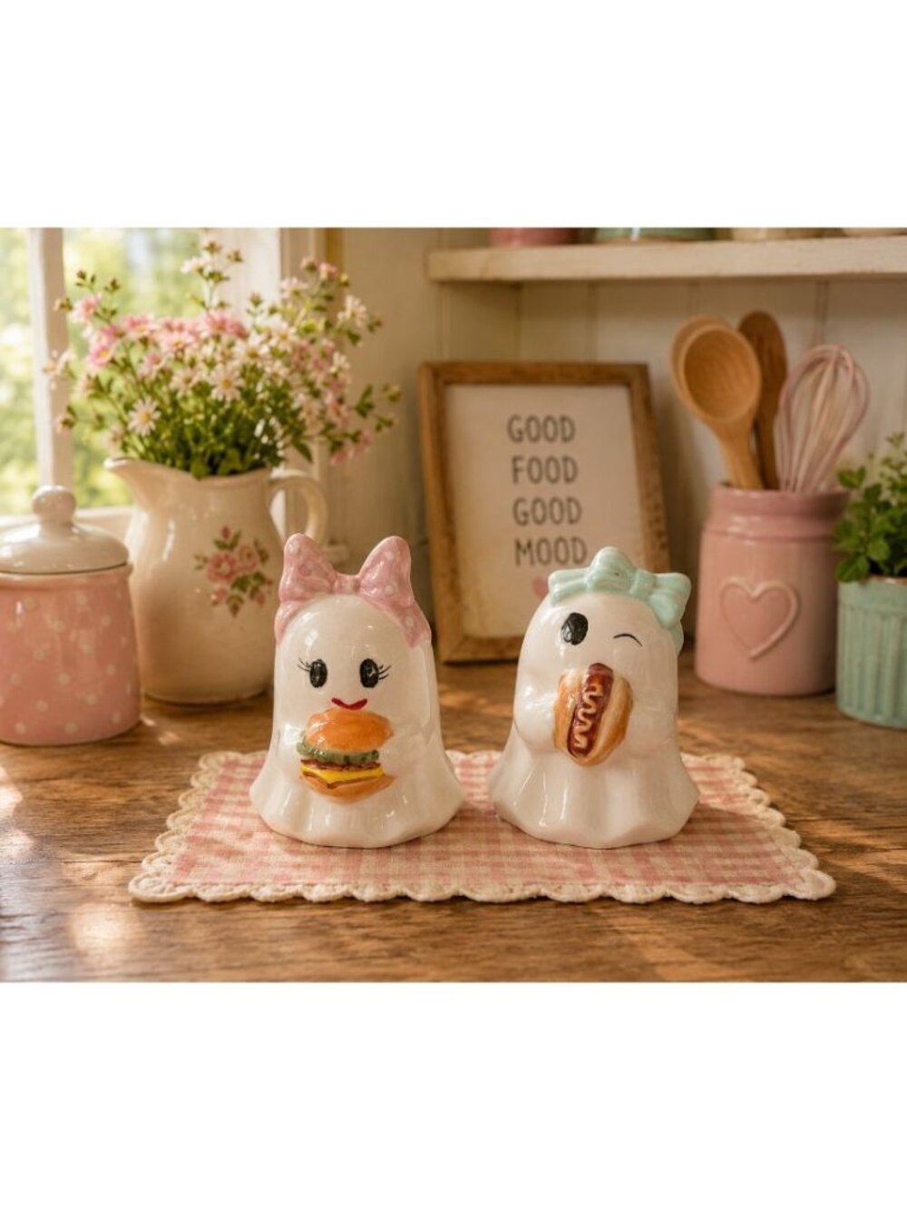 New Ghost W/ Hot Dog & Cheeesburger Salt & Pepper Shakers Salt N Pepper Decor